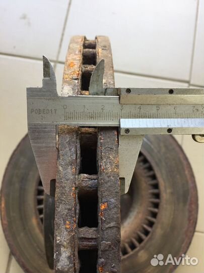 Тормозной диск audi A8 D3 quattro