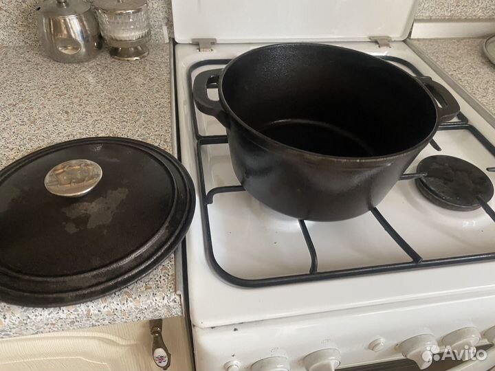 Казан на 4 литра,тяжелый чугунный