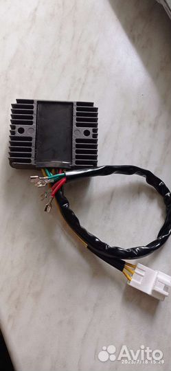 Реле зарядки, или регулятор напряжения