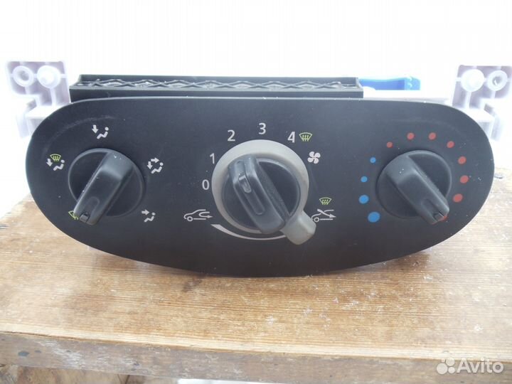 Панель управления отопителя Logan Sandero Largus