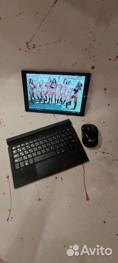 Планшет-ноутбук Irbis с мышкой