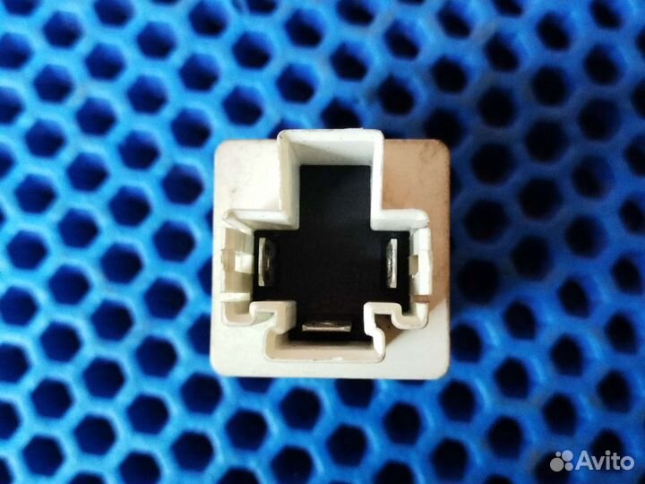 Реле поворотов Mitsubishi carisma volvo s40