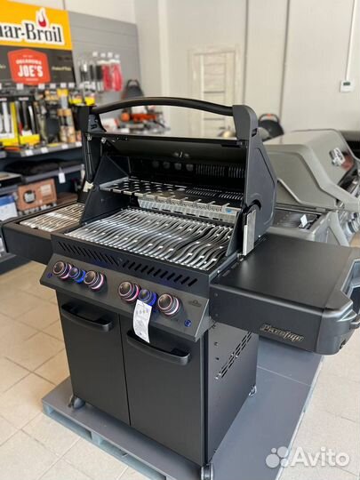 Газовый гриль Napoleon Phantom Prestige 500