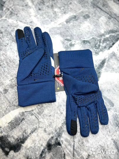Перчатки Nike Hyperwarm
