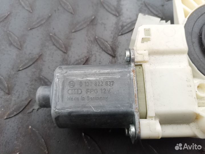 Моторчик стеклоподъемника Mercedes-Benz W212