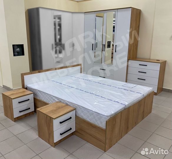 Спальный гарнитур