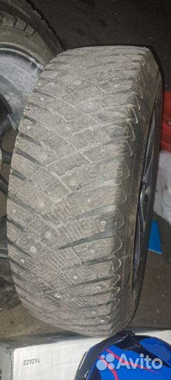 Goodyear UltraGrip Ice Arctic SUV 225/65 R17 102