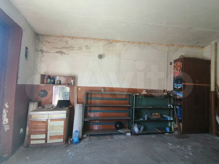 Гараж, > 30 м²