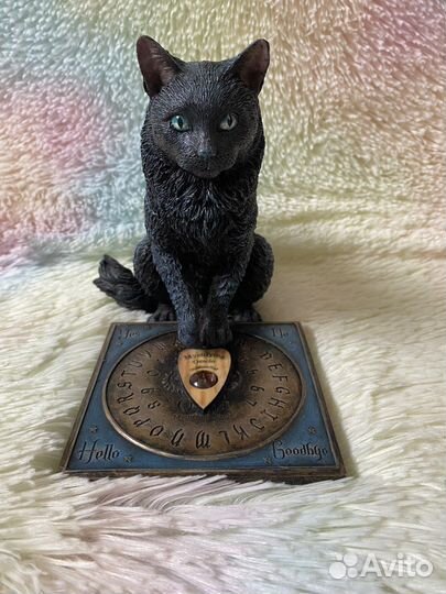 Статуэтка «Кот предсказаний»