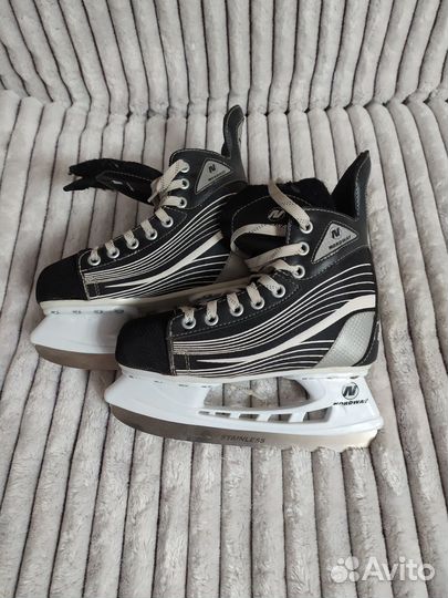 Коньки хоккейные