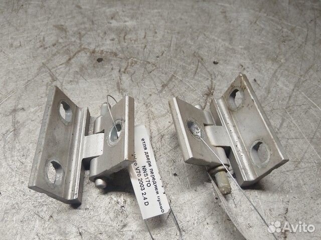 Петля двери передней правой Volvo V70 II (2000—200