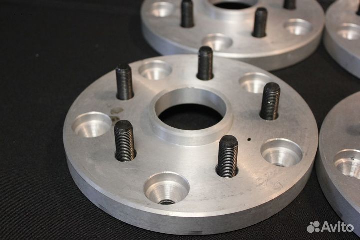 Проставки переход Нива с 5*139,7 на 5*120 (20 мм)