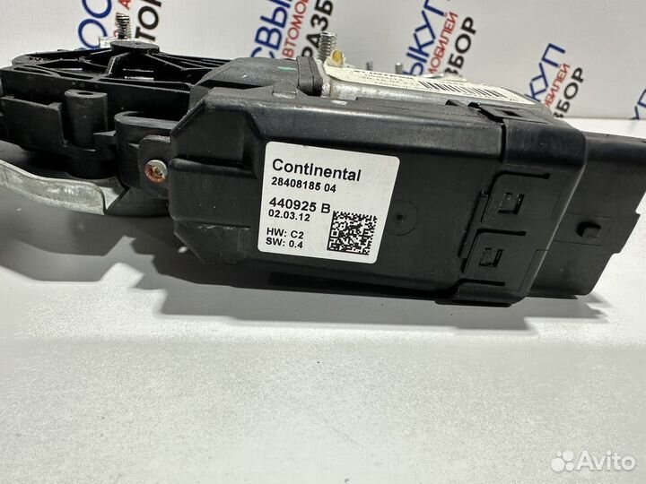 Стекло двери Hyundai Solaris 1