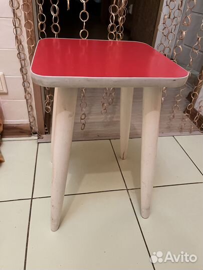 Табуретки 3 штуки для кухни б/у. Самовывоз