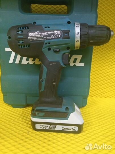 Дрель шуруповерт Makita DF488D