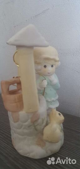 Статуэтки.Девочка у колодца