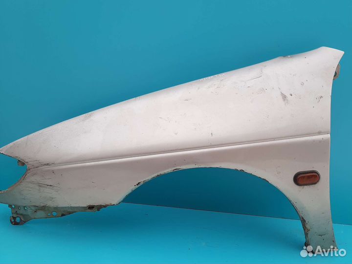 Переднее левое крыло Renault megane 1