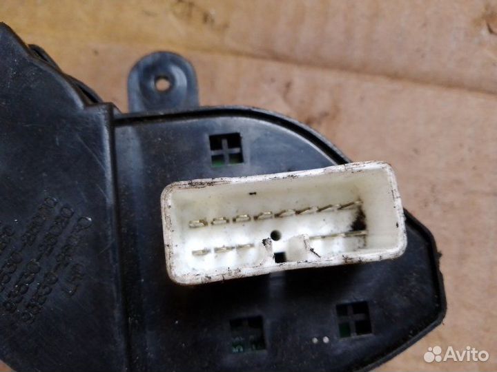 Блок управления зеркалами Hyundai Santa Fe