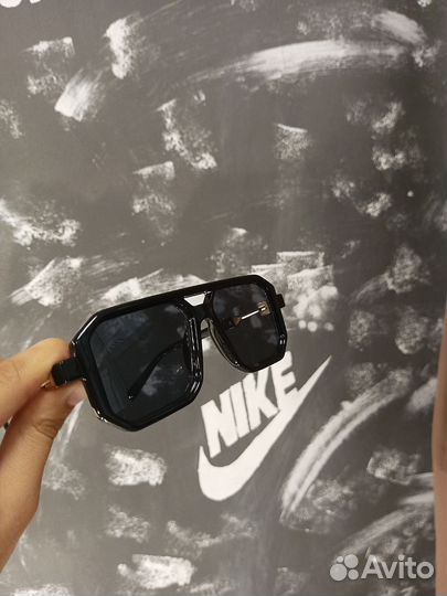 Солнцезащитные очки с перегородкой тренд 2024