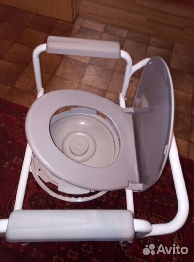 Санитарный стул