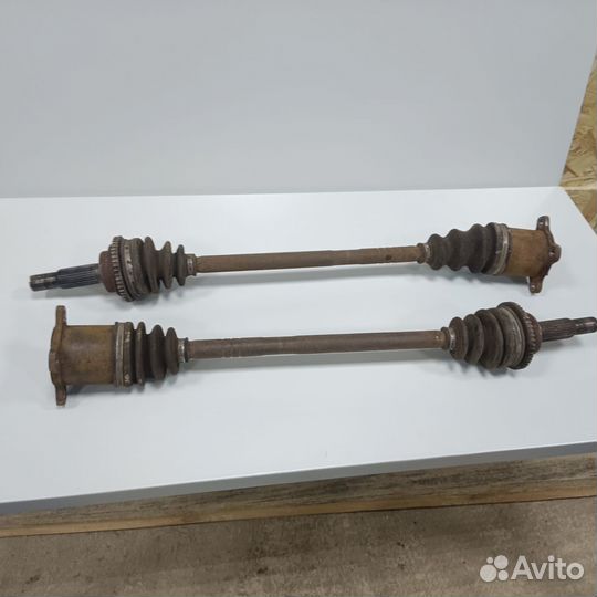 Привод задний (полуось) Lexus RX 300 330 350 400h