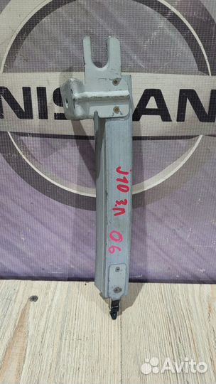 Направляющая стекла Nissan qashqai J10 Лев