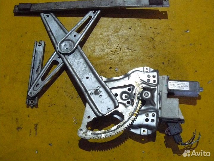 Стеклоподъемник левый передний Toyota Corolla E12