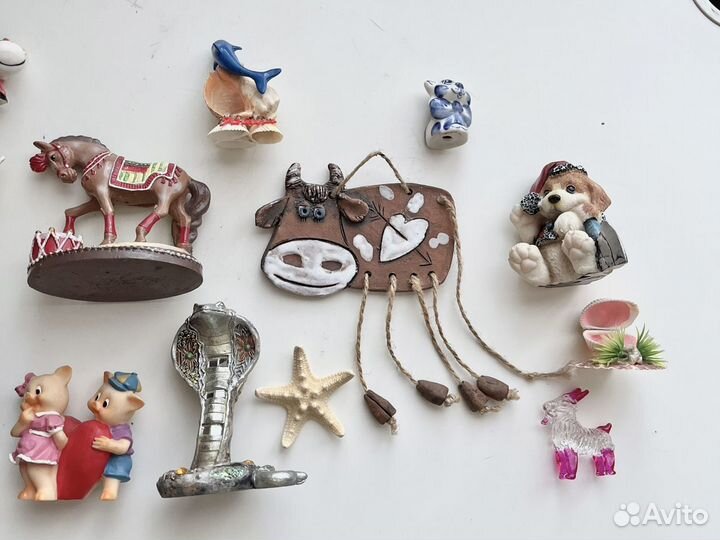 Статуэтки и фигурки разные