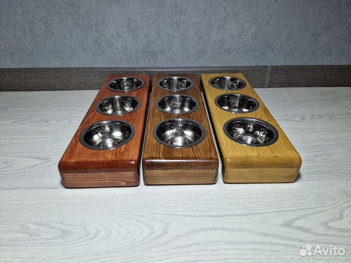Подставка с мисками 