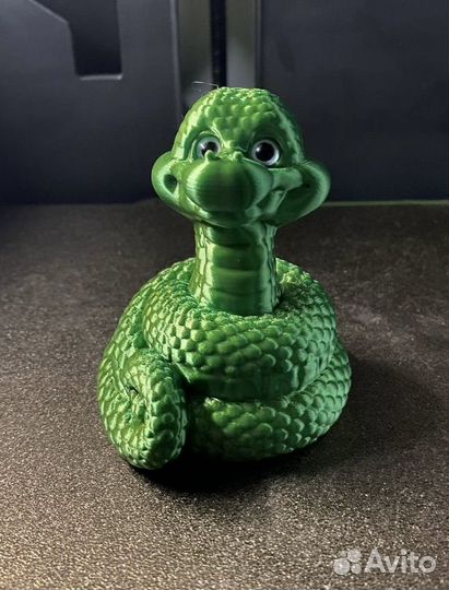 Змея символ 2025 года