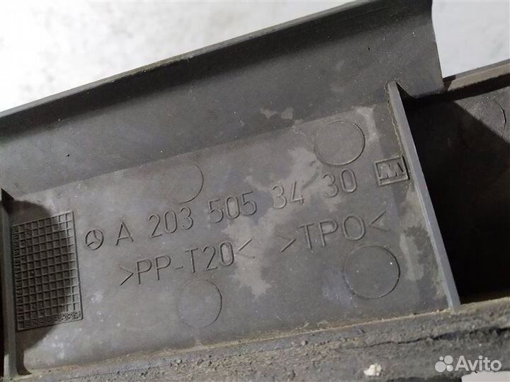 Воздуховод радиатора Mercedes C-Class W203