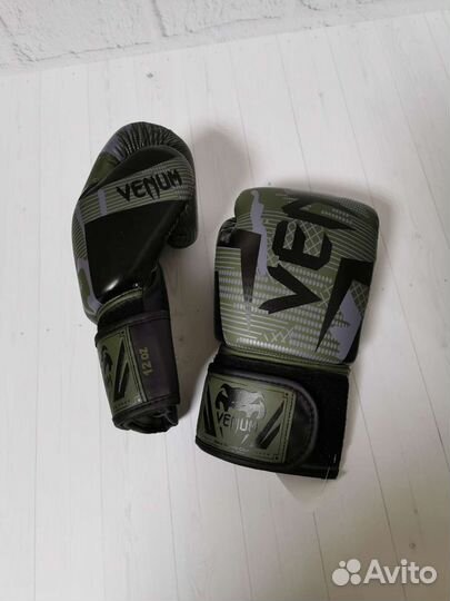 Боксерские перчатки