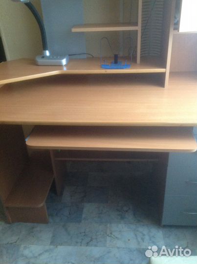 Стол письменный