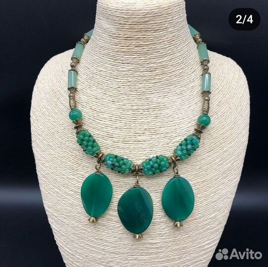 Колье из нефрита