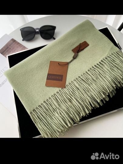 Теплый женский палантин