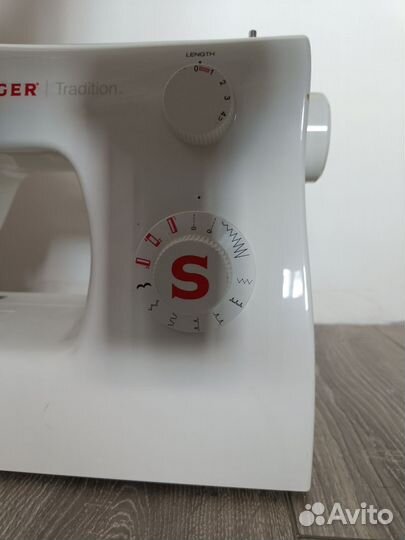 Швейная машинка singer