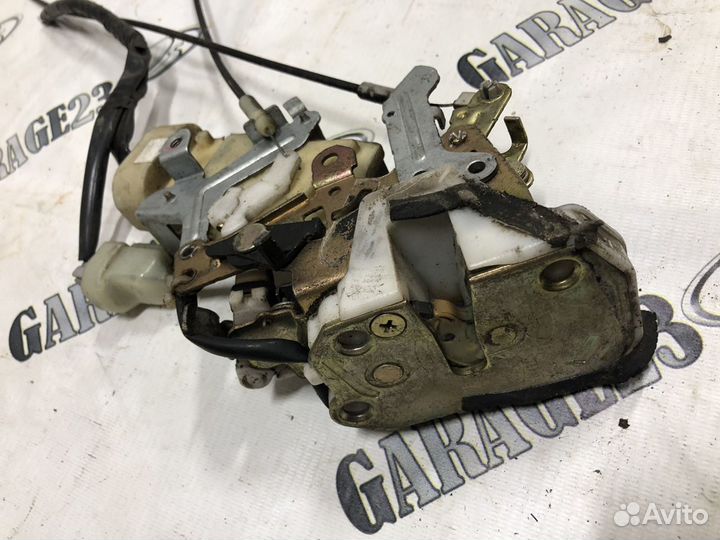 Замок задней правой двери Lexus Rx 300