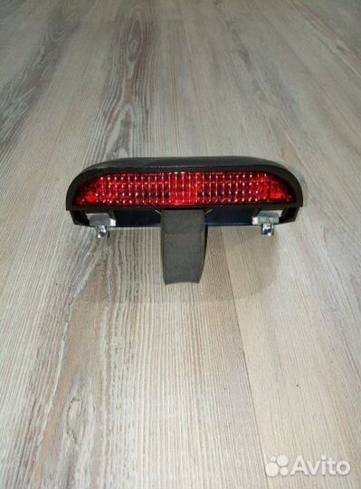 Стоп-сигнал Фонарь Nissan terrano D10