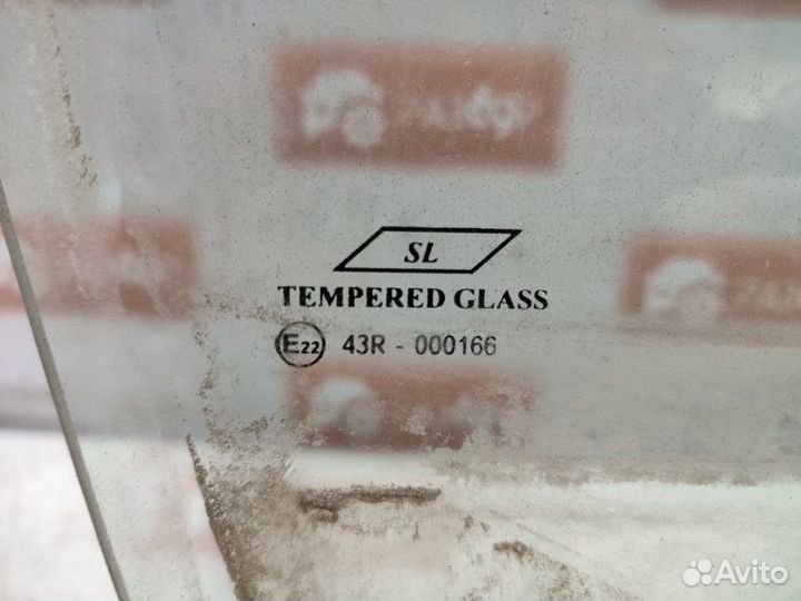 Стекло двери переднее правое Renault Symbol LB0C