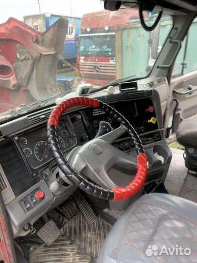 Freightliner FLC 120 с полуприцепом, 2003