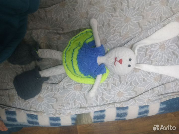 Зайка вязаный ёлка две штуки