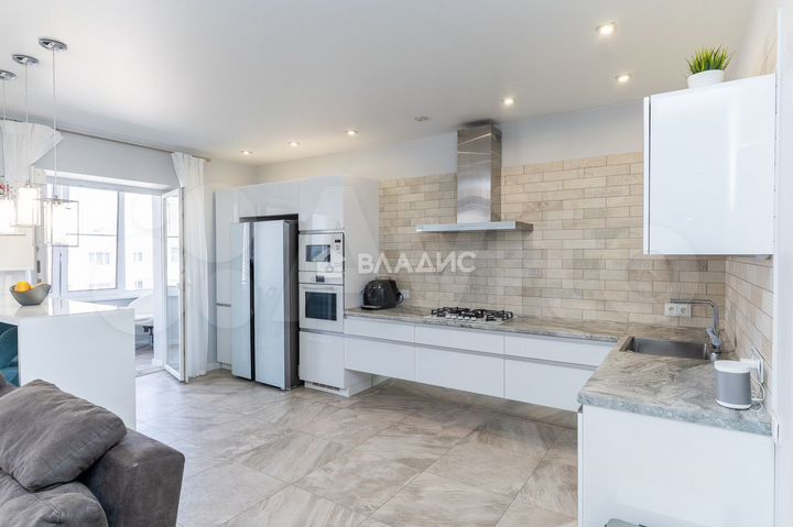 3-к. квартира, 94 м², 6/7 эт.