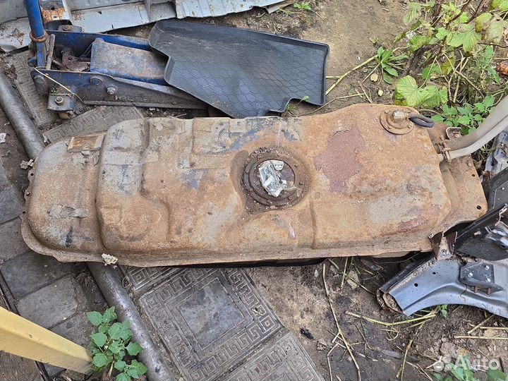 Сан енг кайрон 2 бак топливный