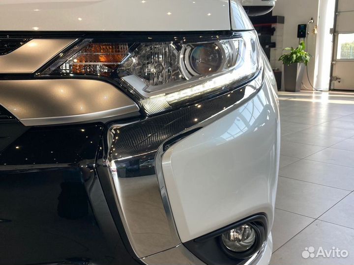 Mitsubishi Outlander 2.0 CVT, 2022