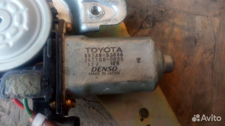 Стеклоподъемник электрический задний левый Lexus