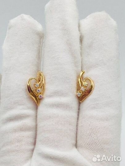 Золотые серьги с камнем