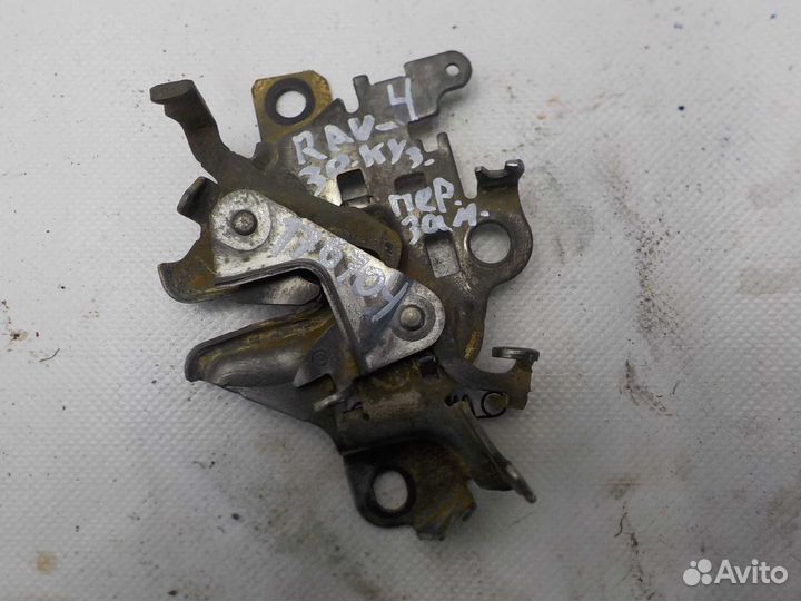 Замок капота toyota RAV4 30