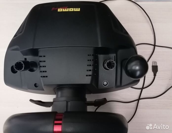 Руль Logitech Momo Racing 900