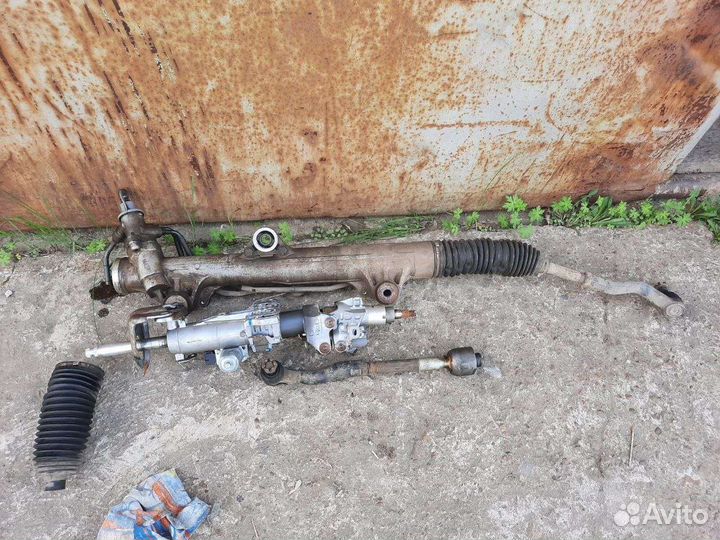 Рулевая рейка и колонка на Toyota Land Cruiser 200
