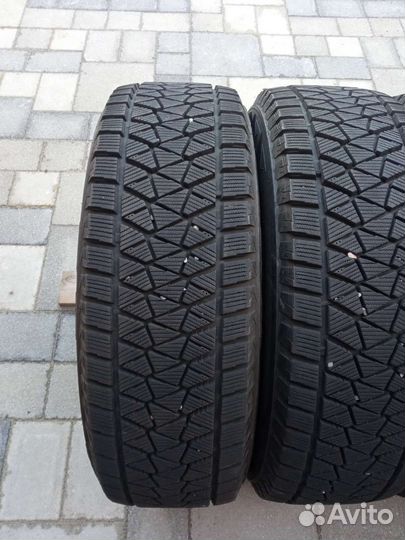 Bridgestone Blizzak DM-V2 225/65 R17